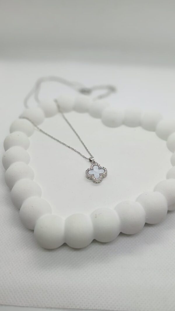 flower necklace silver white
