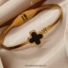 Clover handcuff