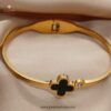 Staneless steel Clover handcuff